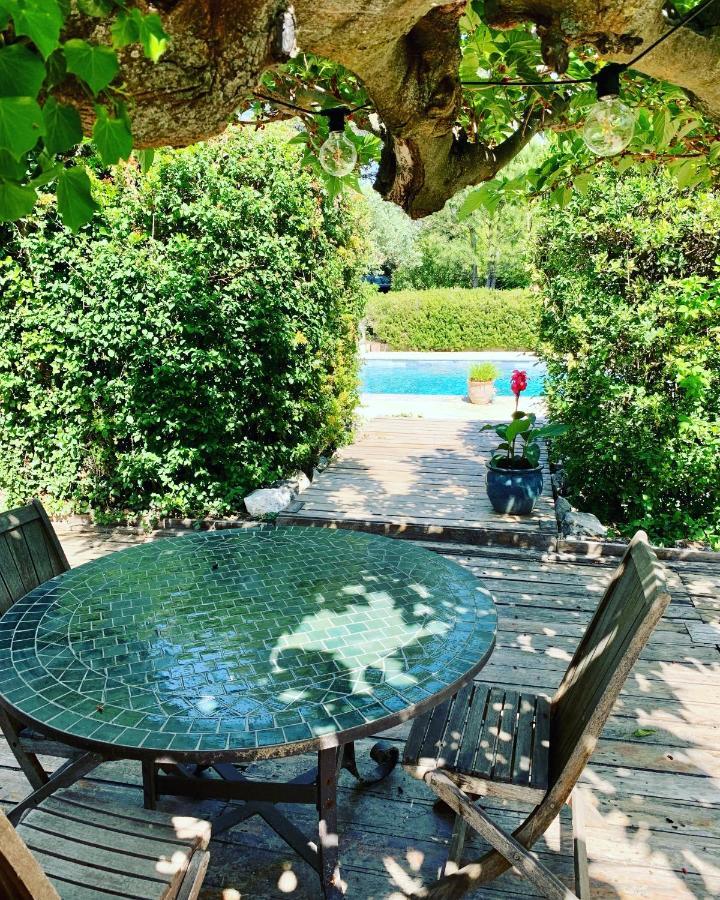 Mas Des Prevots B&B Noves Exterior foto